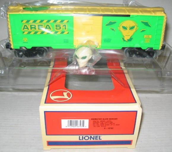 Picture of Alien Bobbing Head Boxcar