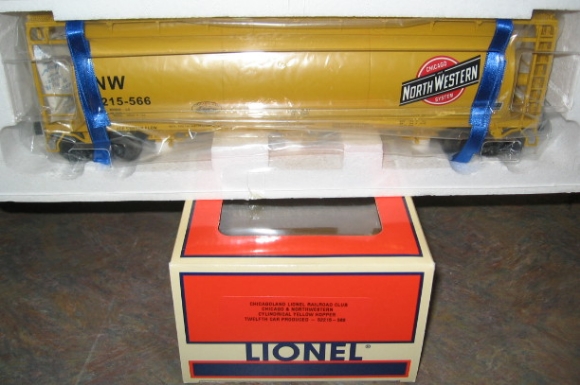 Picture of Chicago & Northwestern Cylindrical Hopper -yellow