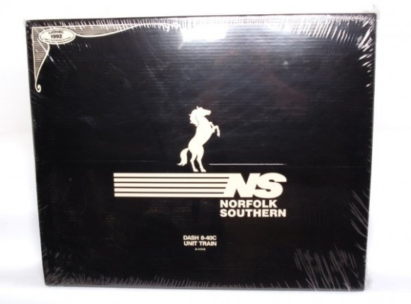 Picture of Norfolk Southern Dash-8 Triple Crown Trailer Set (sealed)