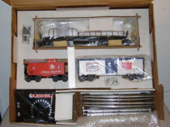 Picture of Budweiser Beer GP-9 Freight Set