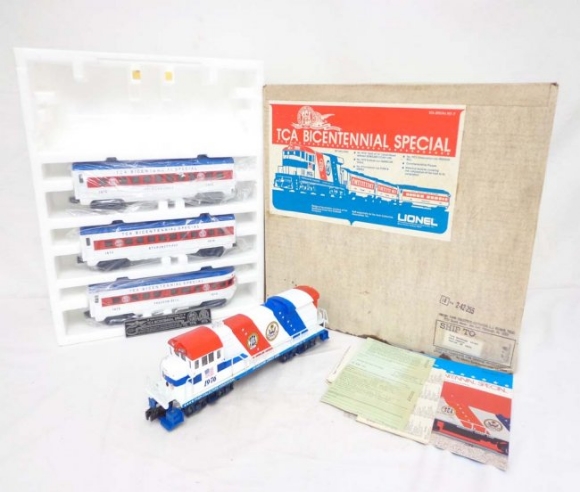 Picture of TCA Bicentennial U36B Passenger Set