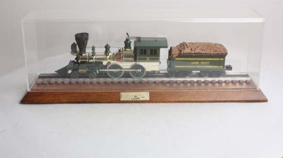 Picture of Union Pacific 4-4-0 General w/display case