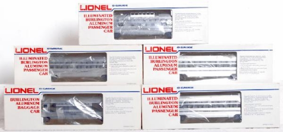Picture of Lionel Burlington 'Chrome' 15"  Passenger Cars (9576 to 9580)