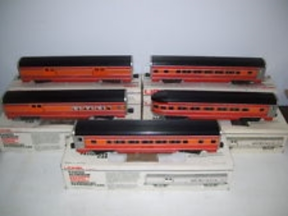 Picture of Southern Pacific Daylight 15" Passenger Cars (9589 to 9593)