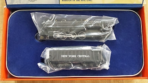 Picture of Century Club NYC 773 Hudson Miniature Locomotive
