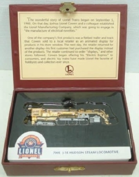 Picture of QXI5261 - Hallmark 700E J-1E Gold Hudson Ornament