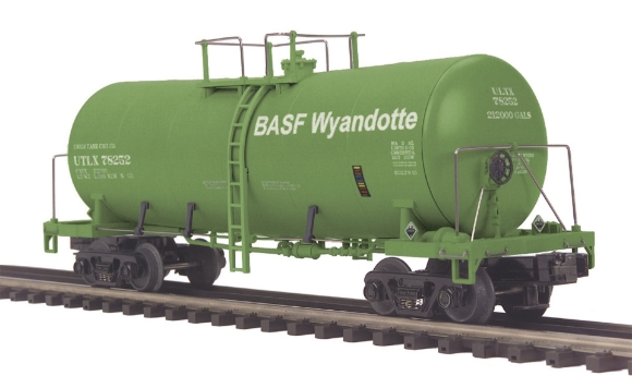Picture of BASF Wyannotte Funnel Flow Tank Car