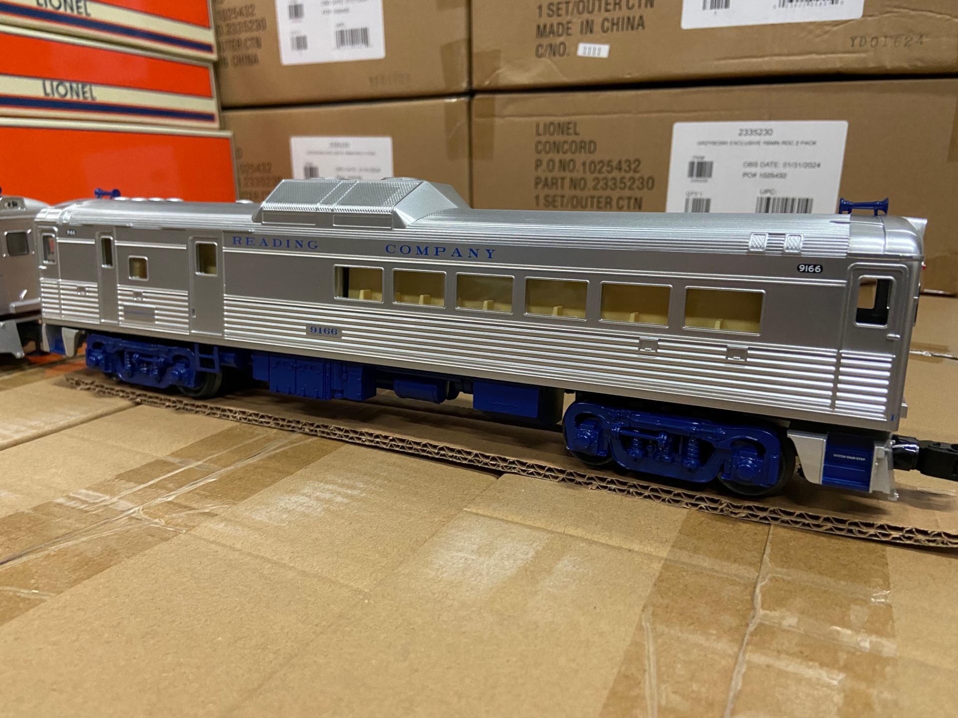 Grzyboski's Train Store: Lionel Reading & Northern RDC Budd 2-Car Set