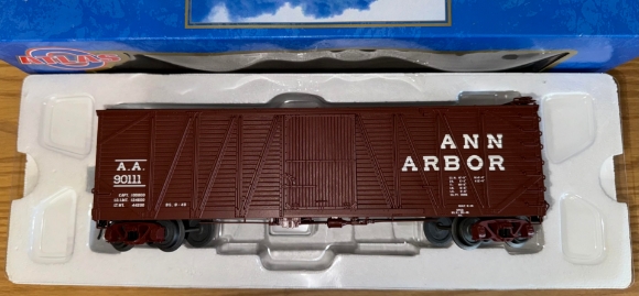 Picture of Ann Arbor USRA Single Sheathed Boxcar (Like-New)