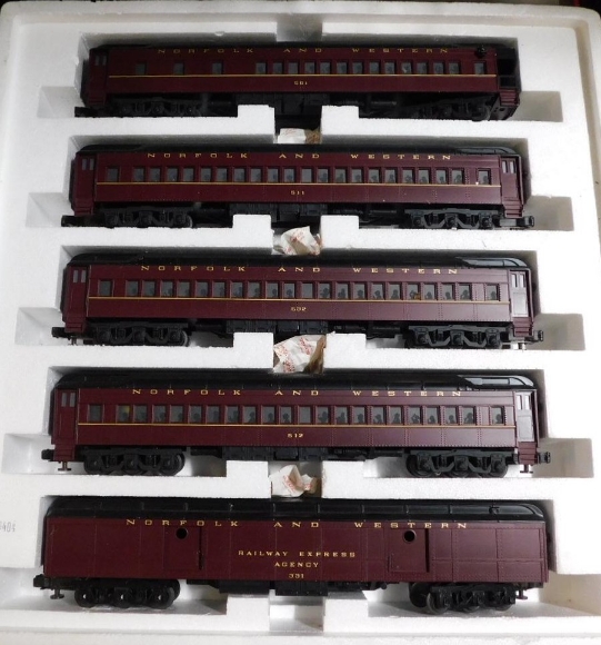 Picture of MTH Premier Norfolk & Western 70' Heavyweight 7-Car Set (20-4024/4124)