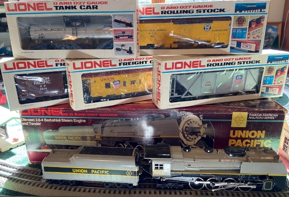 Picture of Union Pacific Berkshire FARR #2 5-Car Freight Set (used)