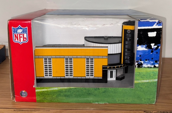 Picture of MTH RailKing Pittsburgh Steelers NFL Bus Station