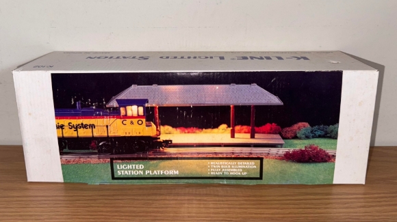 Picture of K-Line Lighted Station Platform