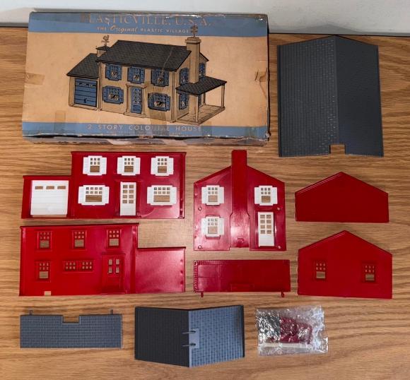 Picture of Original Plasticville 2-Story Colonial House (red)