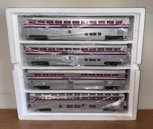 Picture of MTH Premier Amtrak 'Superliner' 4-Car Passenger Set