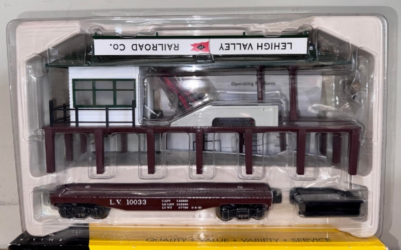 Picture of K-Line Operating Loading Platform w/ Lehigh Valley Flatcar