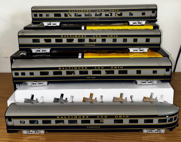 Picture of K-Line Baltimore & Ohio 21" Aluminum Passenger Car 4-pack
