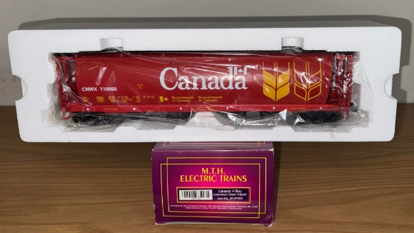 Picture of MTH Premier Canada 4-Bay Cylindrical Grain Hopper