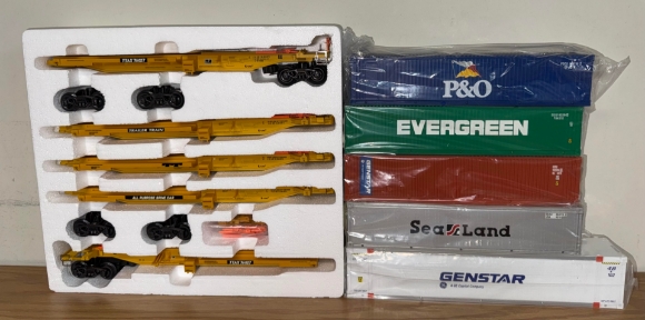 Picture of K-Line TTAX 5-Car Set of Spine/Flat Cars w/ Intermodal Containers 