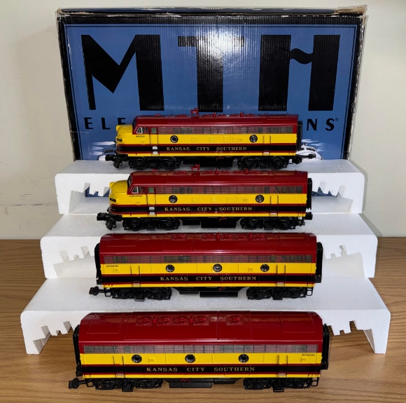 Picture of MTH Premier Kansas City Southern F-7 'ABBA' Diesel Set (operated)