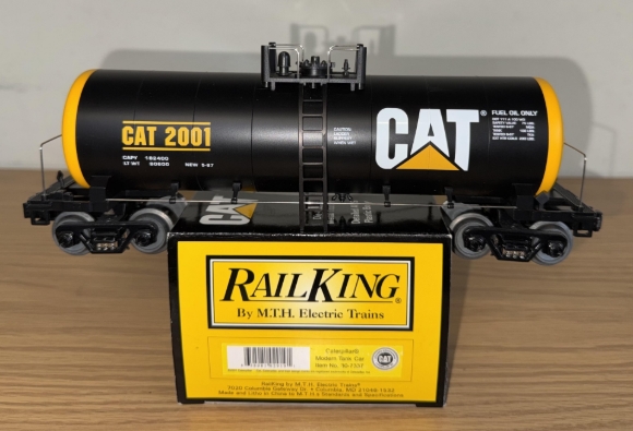 Picture of MTH RailKing Caterpillar Tank Car (operated)
