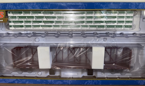 Picture of ATLAS BNSF 73' Center-Divider "Centerbeam" Flat Car (Weyerhaeuser Wood Load)